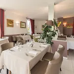 Отель Logis Le Jabron 2*