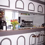 Отель Logis Le Jabron 2*