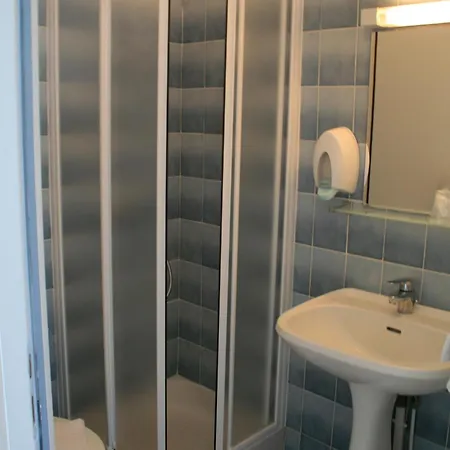 Logis Le Jabron Hotel 2*