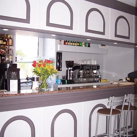 Hotel Logis Le Jabron 2*